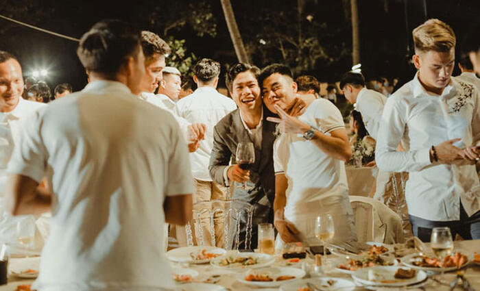 Khoảnh khắc vui vẻ khó quên của các cầu thủ được chia sẻ rộng rãi