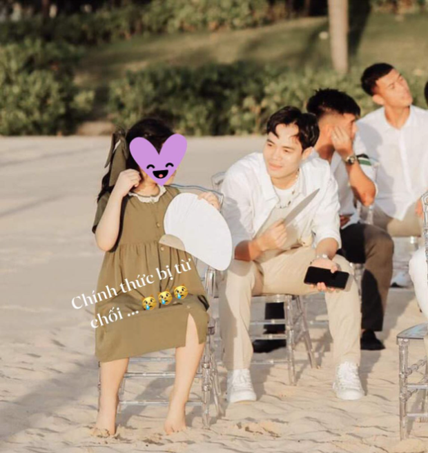 Trong đám cưới Công Phượng, Văn Toàn đảm nhận thêm vai trò phù rể