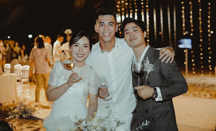 Tiến Linh hạnh phúc trong ngày vui của đồng đội