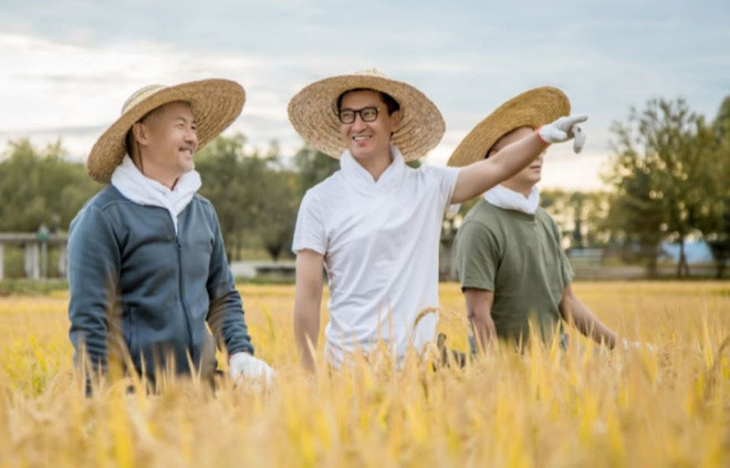 Sau khi giã từ showbiz, Châu Kiệt kín tiếng với giới truyền thông. Anh ít khi chia sẻ chuyện riêng tư, những năm gần đây cũng không hoạt động nghệ thuật nhiều. Từng có thông tin rằng, Châu Kiệt đã bí mật kết hôn và sinh con. Tuy nhiên, nam diễn viên không đưa ra phản hồi.