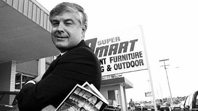 Có kho tiền, đại gia vẫn quyết không giảm giá cho khách thuê nhà - Hình 10 Co kho tien, dai gia van quyet khong giam gia cho khach thue nha-Hinh-10