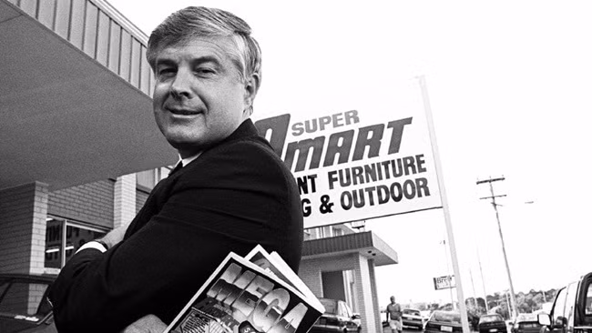 Có kho tiền, đại gia vẫn quyết không giảm giá cho khách thuê nhà - Hình 10 Co kho tien, dai gia van quyet khong giam gia cho khach thue nha-Hinh-10