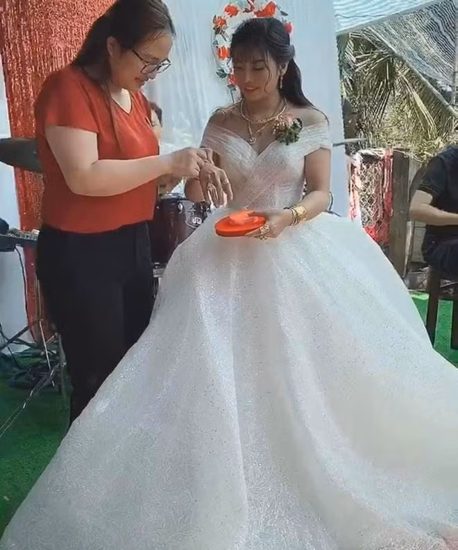 Phuong Thi No tuyen bo: Em da chinh thuc co chong-Hinh-4