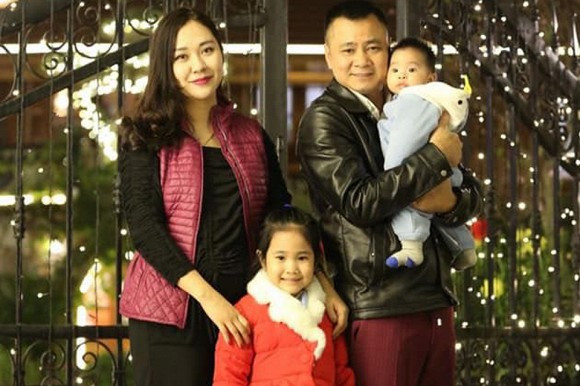 NSND Tu Long ben ba xa tre dep-Hinh-2