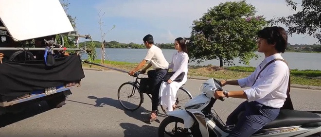 Truc Anh bi nga manh trong video hau truong 'Mat biec'-Hinh-2