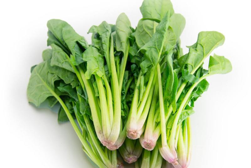 "Chúng chứa nhiều vitamin C, một chất chống oxy hóa mạnh; đồng thời cải bó xôi cũng giàu folate, giúp duy trì ADN khỏe mạnh, đặc biệt là ngừa ung thư", Karen Collins, cố vấn dinh dưỡng cho Viện nghiên cứu ung thư Mỹ, cho biết.