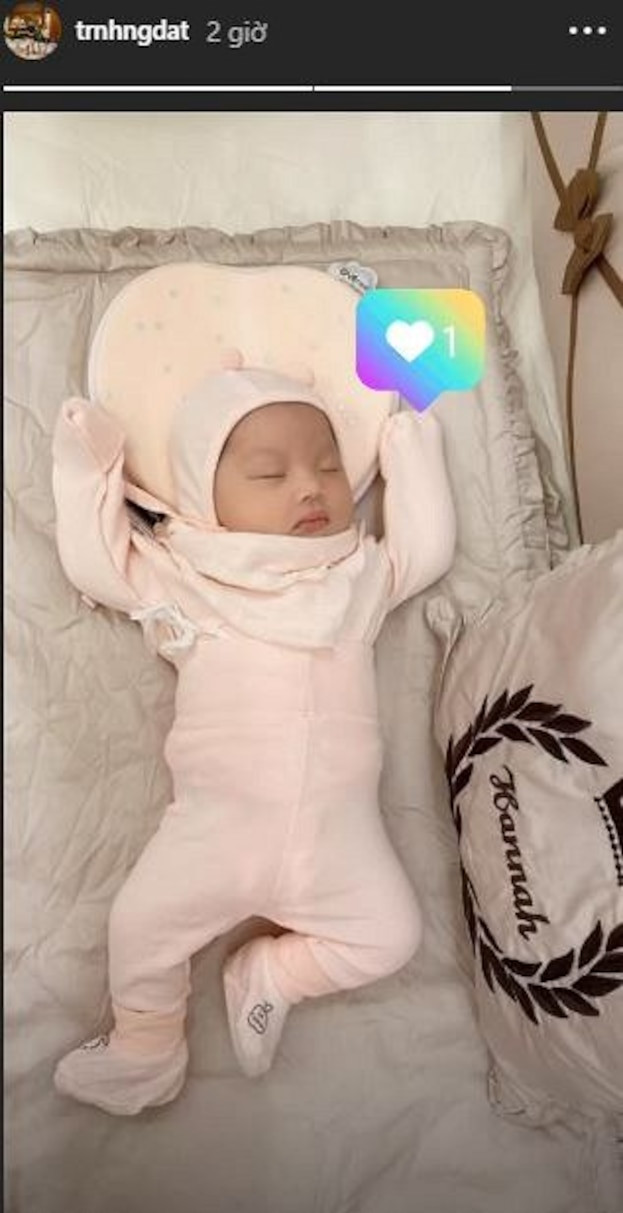 Cận cảnh nhan sắc con gái đầu lòng của cô dâu '200 cây vàng' - Hình 4 Can canh nhan sac con gai dau long cua co dau '200 cay vang'-Hinh-4