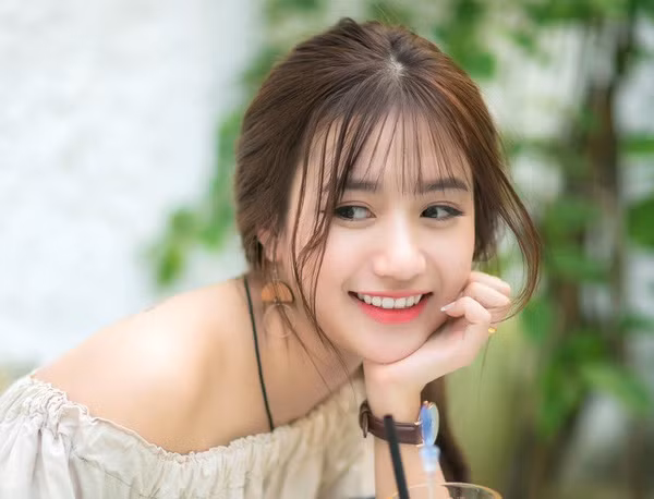 Phu nu sinh vao mung 6 am lich, cang ve sau cang giau sang-Hinh-2