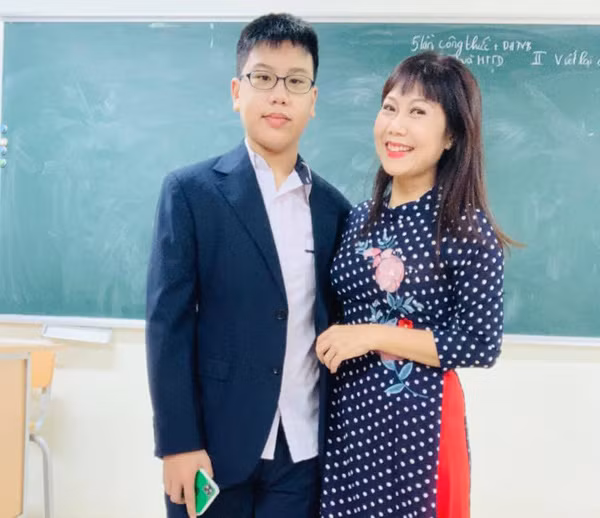 Hương Tươi - bạn diễn ăn ý của cố nghệ sĩ Phạm Bằng giờ ra sao? - Hình 4 Huong Tuoi - ban dien an y cua co nghe si Pham Bang gio ra sao?-Hinh-4