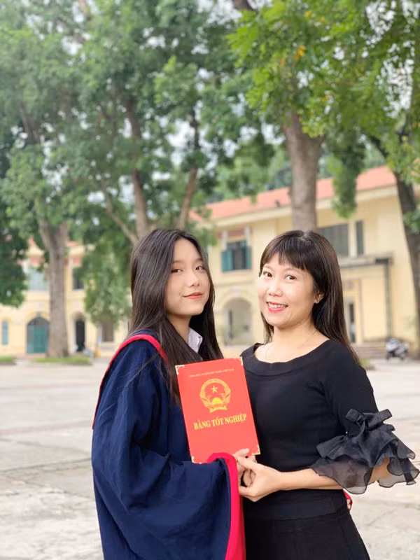 Hương Tươi - bạn diễn ăn ý của cố nghệ sĩ Phạm Bằng giờ ra sao? - Hình 3 Huong Tuoi - ban dien an y cua co nghe si Pham Bang gio ra sao?-Hinh-3