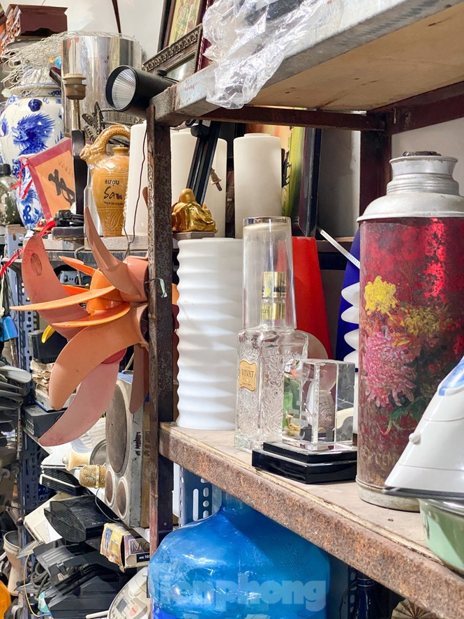 Cho phien do cu cua nhung nguoi ua hoai niem tai Van Phuc-Hinh-7