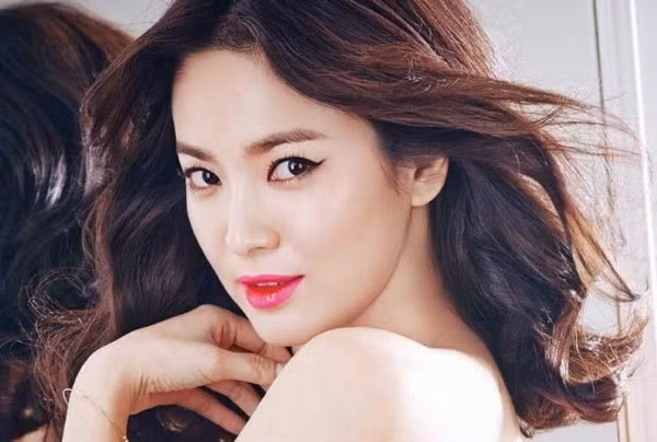 Net tuong cua nguoi phu nu giau sang, song trong nhung lua