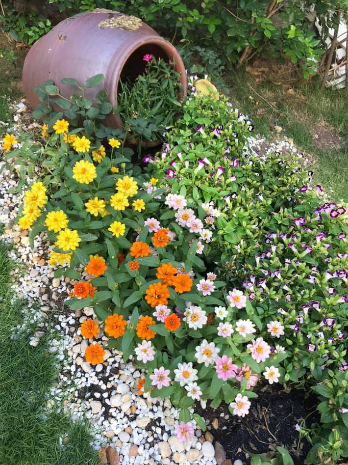 Ngam ngoi biet thu tran ngap sac hoa cua ca si Vy Oanh-Hinh-6