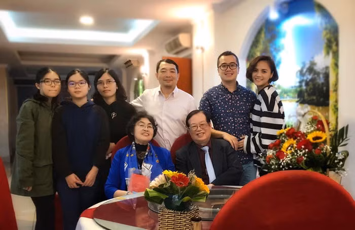 Thong tin hiem hoi ve ban trai moi cua 