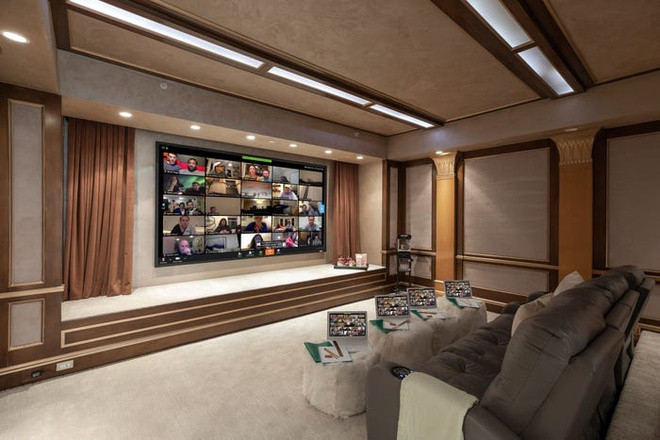 Phòng nghe nhìn đặc biệt thiết kế cho nhu cầu làm việc và học tập cách ly. Phòng nghe nhìn có thể biến thành rạp xem phim tùy mục đích sử dụng.