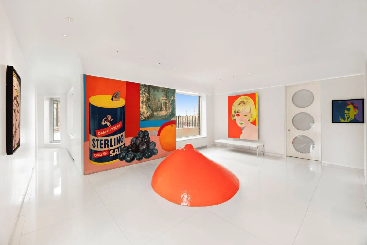 Căn penthouse có diện tích khoảng 557 m2 với 5 phòng ngủ và 7 phòng tắm.