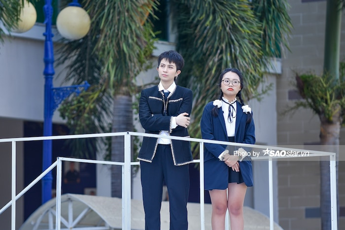 Cô bé lớp 10 bị cô lập, hát cực hay được Hồ Hoài Anh tặng '1 chọn' ảnh 6