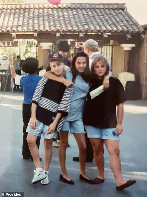 Anh thoi tre chua tung duoc tiet lo cua Angelina Jolie-Hinh-5