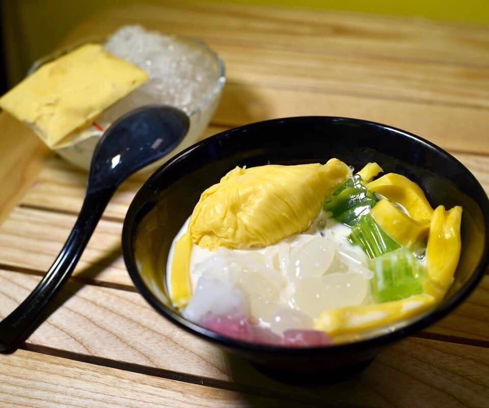 Ban het 700 banh my, 5.000 bong hong, yen tam nghi chong dich-Hinh-2