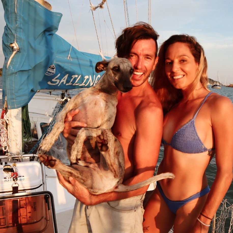 Cau chuyen di phuot khap the gioi 3 nam bang thuyen buom