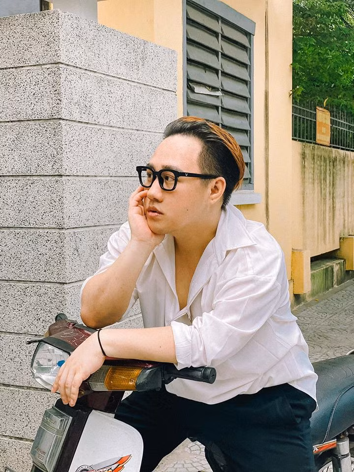 Trong vài năm trở lại đây, Trung Quân khá im ắng trên truyền thông, không phát hành sản phẩm âm nhạc mới nhưng vẫn đi diễn. So với thời thi Vietnam Idol, Trung Quân giảm cân khá nhiều, bởi thế được khán giả khen đẹp, thu hút hơn xưa.