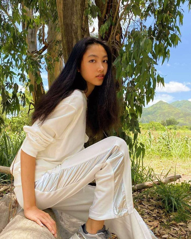 Con gai cao 1,8 m cua Nham Dat Hoa-Hinh-8