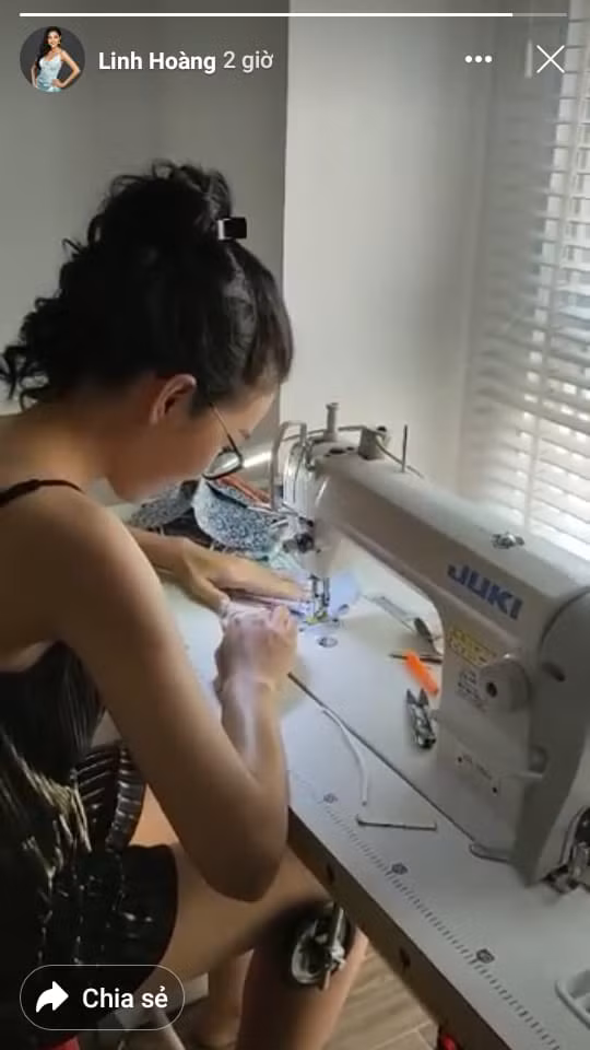 Hoang Thuy tu tay may khau trang cho minh va tang nguoi than-Hinh-4