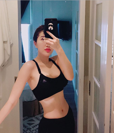 Vòng eo thon thả của Bảo Thy Đã là bà mẹ một con nhưng Trà My Idol vẫn có thể khiến các thiếu nữ "chạy dài" vì thân hình cực chuẩn, đặc biệt là vòng eo vô cùng săn chắc và thon gọn