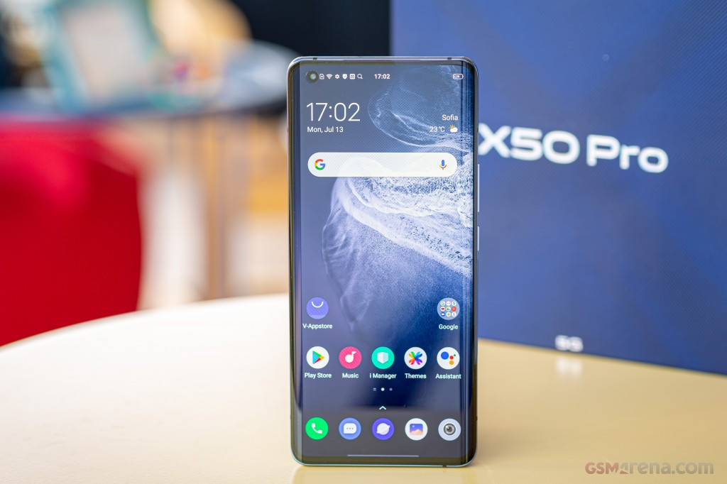 Smartphone 5G, camera sieu chat giam gia 2 trieu o Viet Nam-Hinh-2