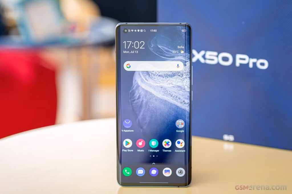 Smartphone 5G, camera sieu chat giam gia 2 trieu o Viet Nam-Hinh-2