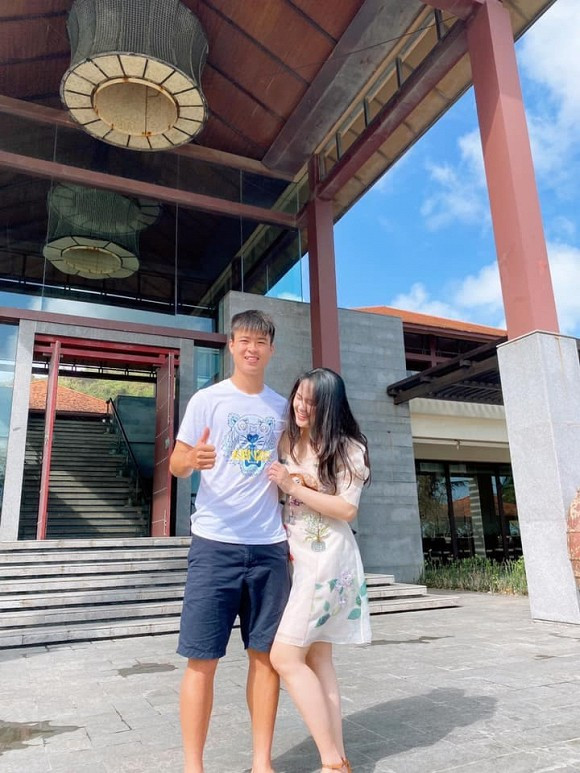 Duy Manh dang anh ben Quynh Anh va khang dinh tinh cam ben chat-Hinh-2