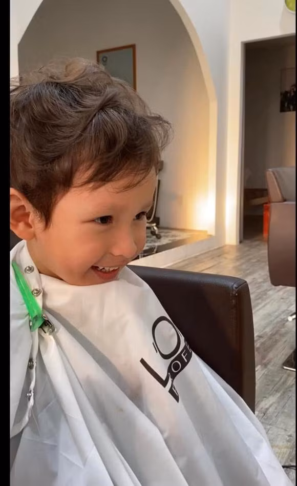 He lo chan dung 2 con rieng cua vo Quy Binh-Hinh-16