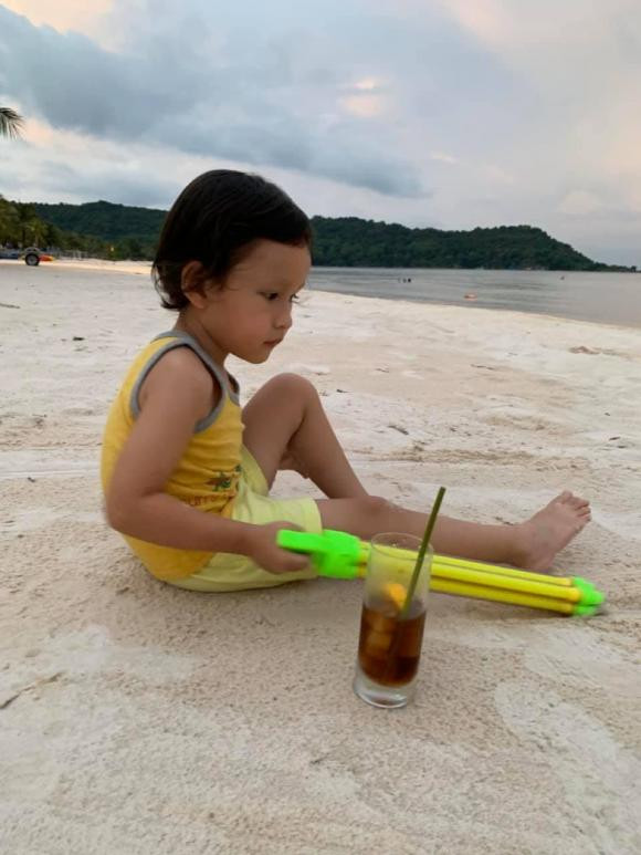 He lo chan dung 2 con rieng cua vo Quy Binh-Hinh-13