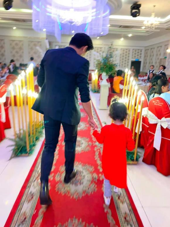 He lo chan dung 2 con rieng cua vo Quy Binh-Hinh-18