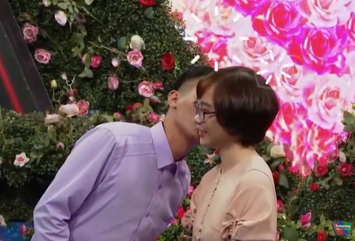 Dung truoc co gai xinh dep, chang trai e 28 nam boi roi vo cung-Hinh-10