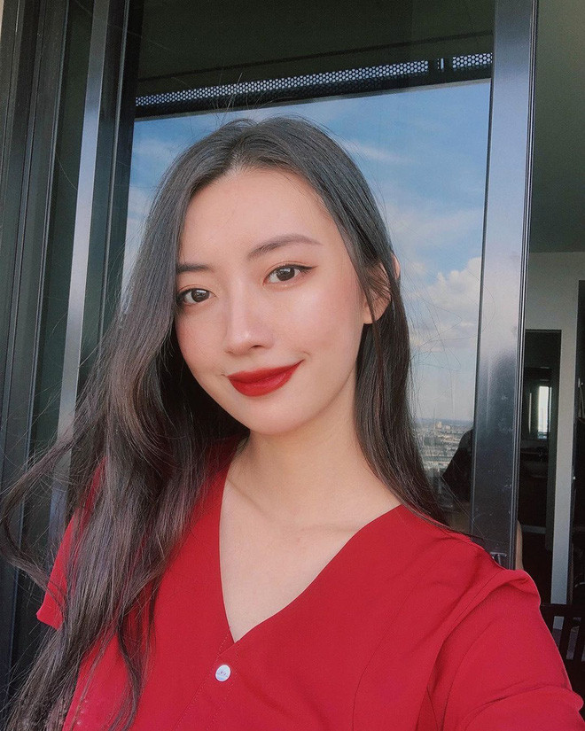 Phụ huynh cực phẩm, nhìn sang con gái nhan sắc hơn người - Hình 3 Phu huynh cuc pham, nhin sang con gai nhan sac hon nguoi-Hinh-3