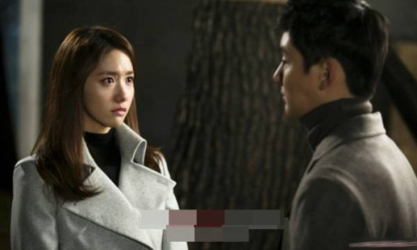 Tôi điếng người khi nhìn thấy chồng "mắt la mày lém" vào nhà cô hàng xóm Toi dieng nguoi khi nhin thay chong