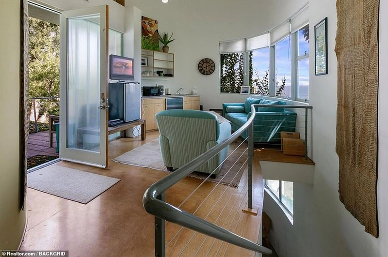 Căn biệt thự có 5 phòng ngủ, 5 phòng tắm.