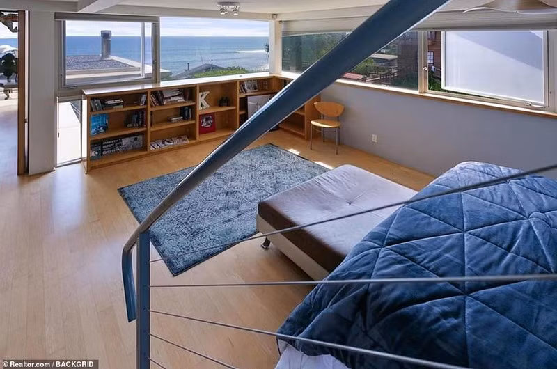 Căn biệt thự có tầm nhìn hướng ra biển tuyệt đẹp.