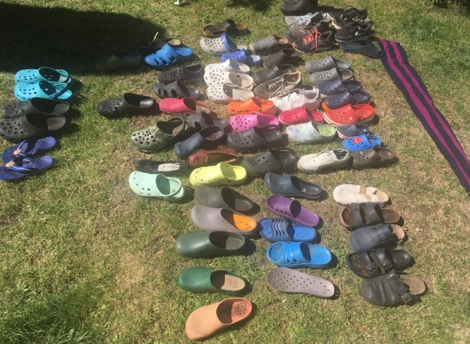 Bắt được 'thủ phạm' ăn cắp hơn 100 đôi dép khiến dân làng ngỡ ngàng