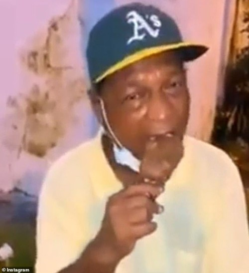 YouTuber noi tieng lua nguoi ngheo tren pho an xa phong phu socola-Hinh-5