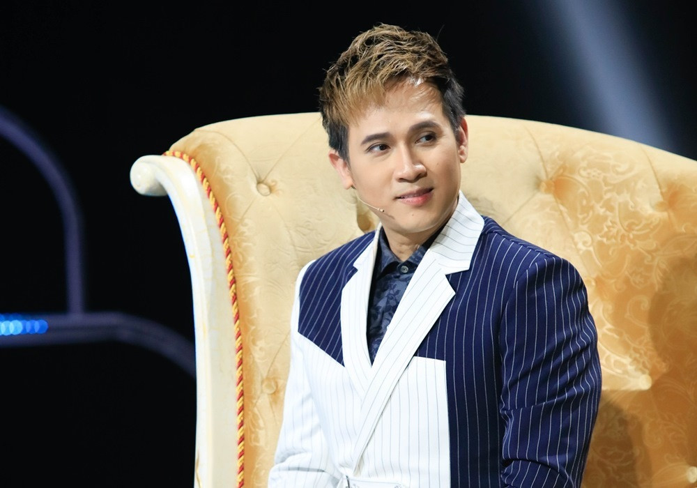 Nguyen Vu len tieng tin don sieu giau, yeu mau nam kem 14 tuoi