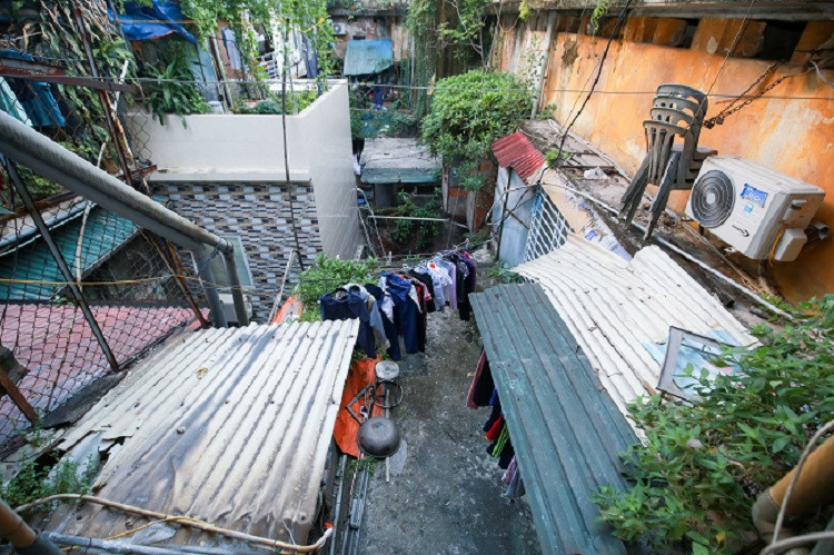 Những con ngõ sâu hun hút dẫn đường vào khu nhà nghìn tỷ - Hình 4 Nhung con ngo sau hun hut dan duong vao khu nha nghin ty-Hinh-4