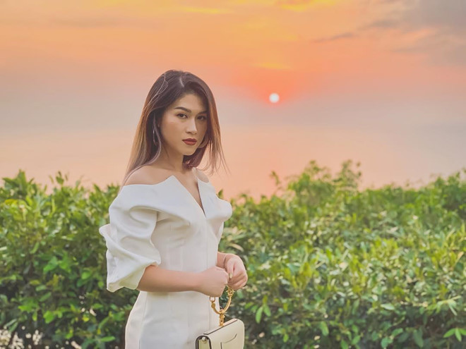 hưa hết, cô từng được nhận vào 4 trường đại học danh tiếng của Mỹ với học bổng sẵn có trong đó có cả Đại học nghệ thuật Emerson. Sau này, vì muốn phát triển trong nước, cô chọn học ngành Digital Media của Đại học RMIT và tốt nghiệp loại giỏi. Hiện tại, Ngọc Thanh Tâm ít xuất hiện hơn ở các sự kiện về giải trí. Trên trang cá nhân, cô ít khi công khai cuộc sống cá nhân mà chỉ thỉnh thoảng đăng ảnh đi chơi với bạn bè. 