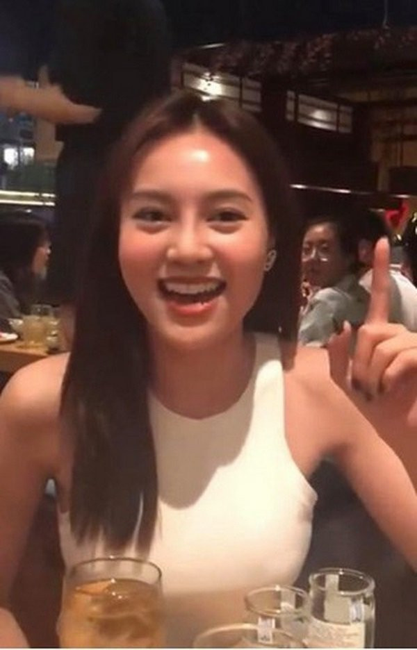 Nhan sắc thật của các mỹ nhân Việt qua camera thường - Hình 5 Nhan sac that cua cac my nhan Viet qua camera thuong-Hinh-5