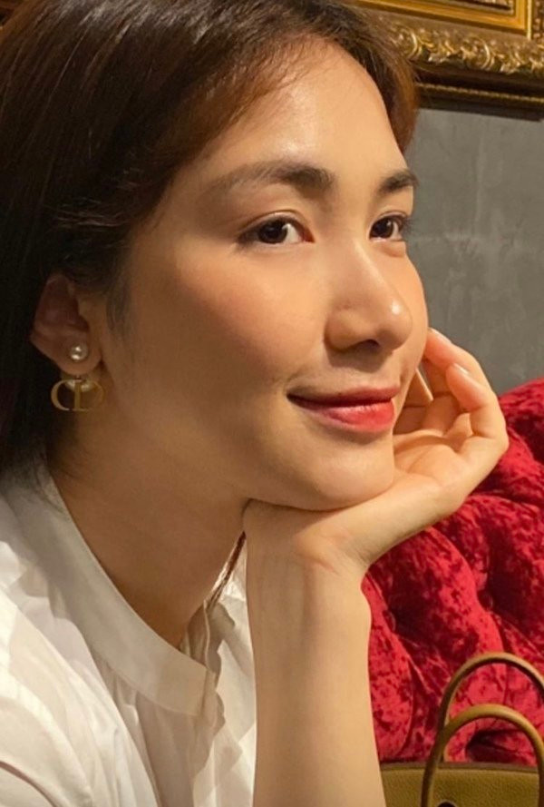 Nhan sắc thật của các mỹ nhân Việt qua camera thường Nhan sac that cua cac my nhan Viet qua camera thuong