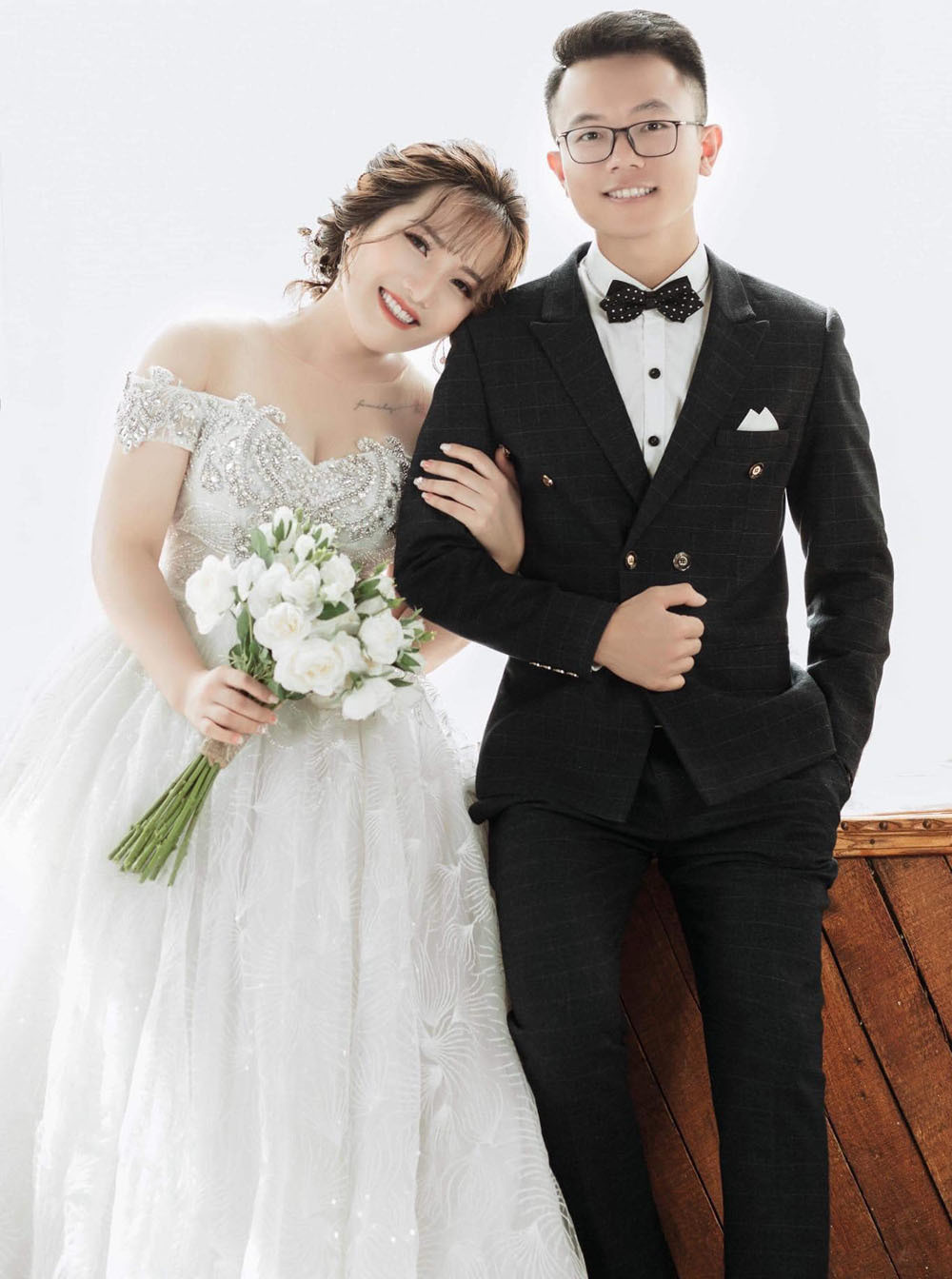 Chuyen tinh 'bi mat noi cong so' cua chang nhan vien va sep hon 4 tuoi-Hinh-2