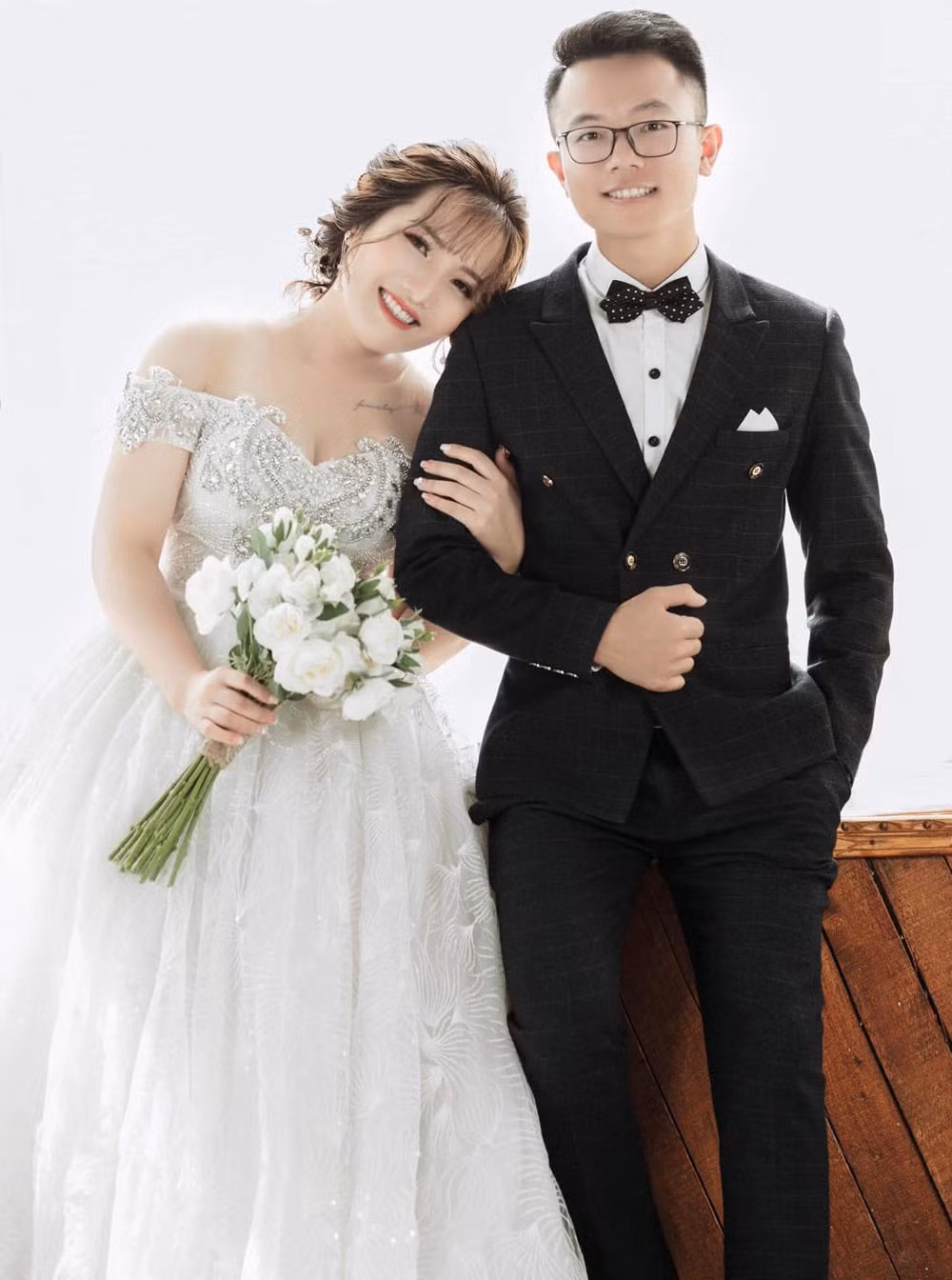 Chuyen tinh 'bi mat noi cong so' cua chang nhan vien va sep hon 4 tuoi-Hinh-2