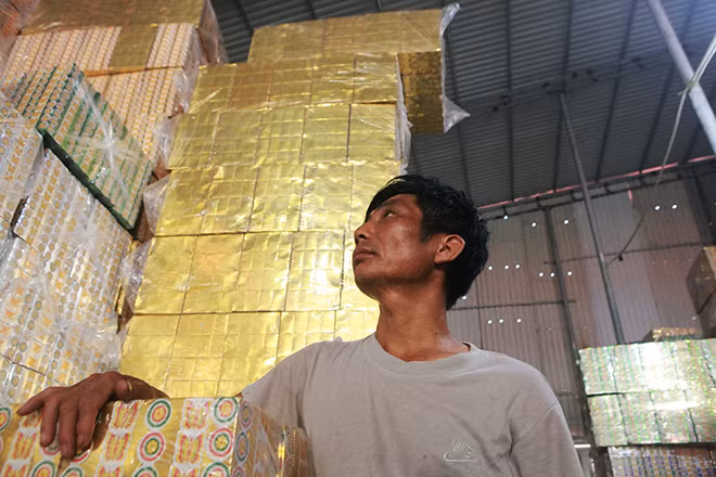 'Vàng thỏi' ế ẩm, chất đầy kho, cả làng sống trong lo lắng - Hình 7 'Vang thoi' e am, chat day kho, ca lang song trong lo lang-Hinh-7