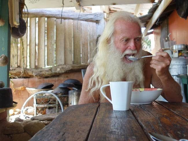 Đại gia lừng lẫy một thời sống cảnh nghèo khó tin - Hình 3 Dai gia lung lay mot thoi song canh ngheo kho tin-Hinh-3